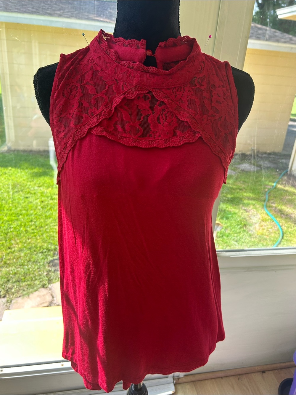 Almost Famous Red Lace High-Neck Sleeveless Camisole
